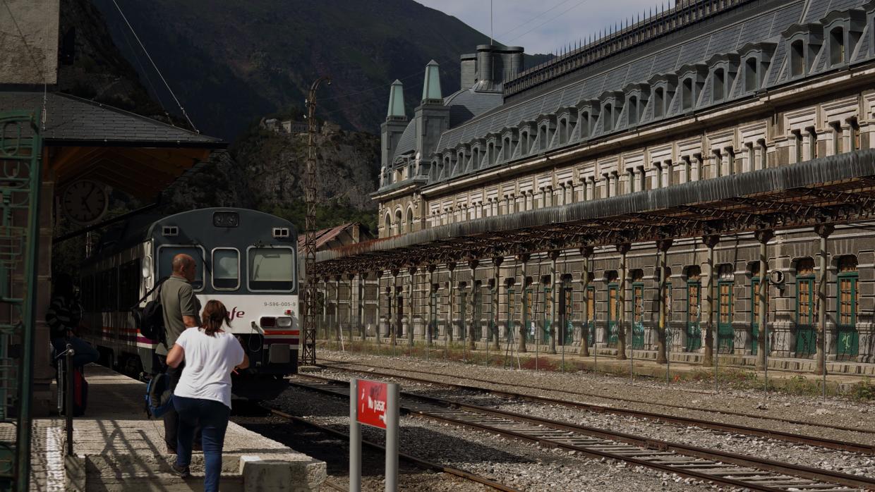 Histórica estación ferroviaria de Canfranc (Huesca)