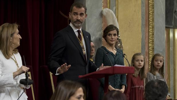 Los Reyes presiden la apertura solemne de la XII Legislatura