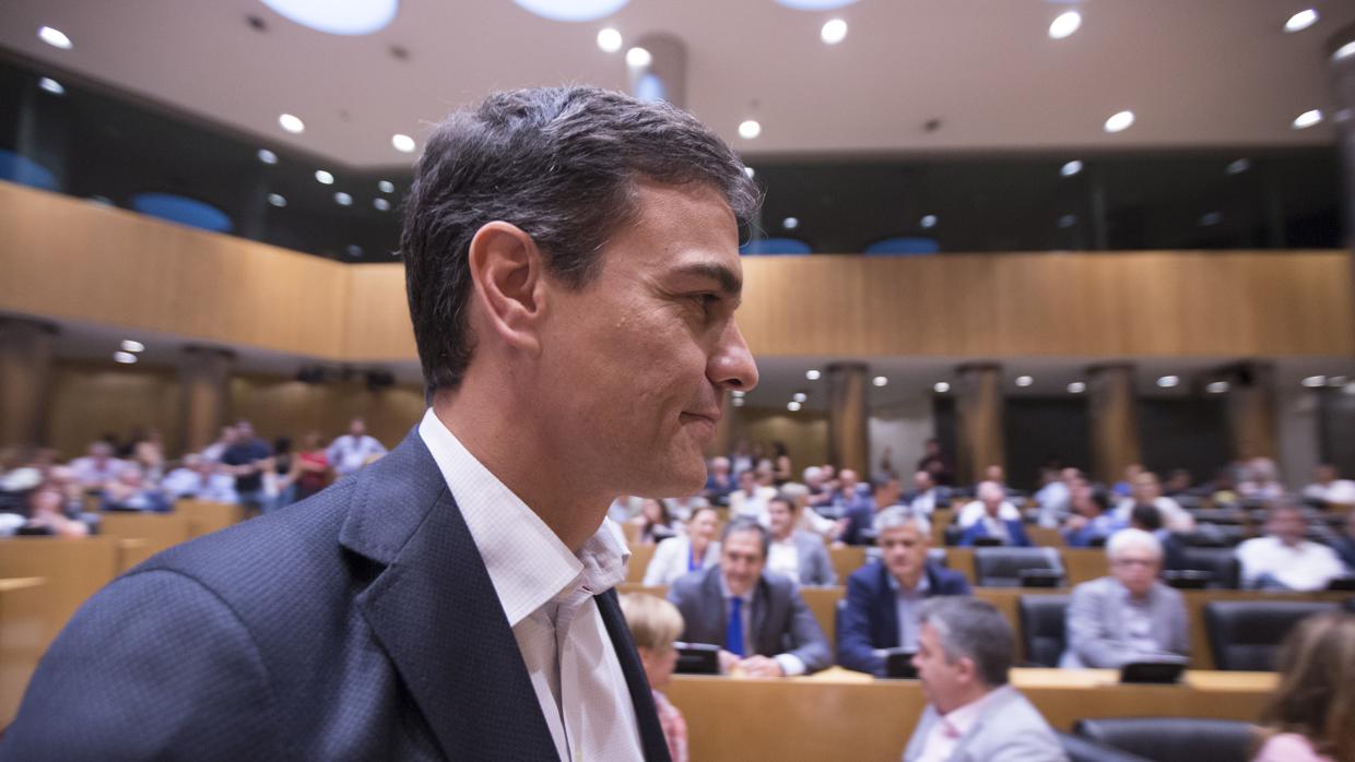 Pedro Sánchez tenía previsto reunirse con el presidente de los socialistas europeos, Sergei Stanishev