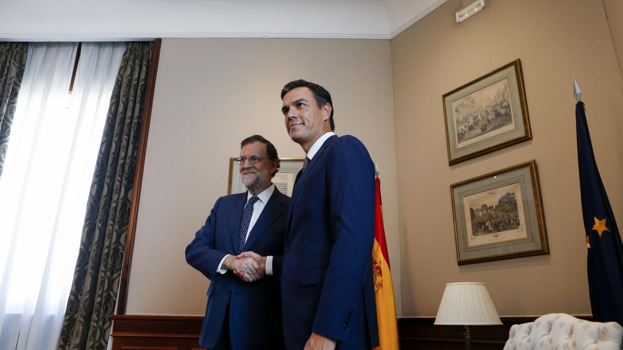 La Foto de archivo de la última reunión que mantuvieron Rajoy y Sánchez el 29 de septiembre de 2016