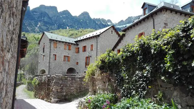 Vista del pueblo de Búbal, en el pirenaico Valle de Tena (Huesca)