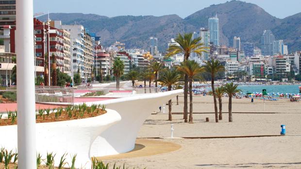 Imagen de archivo de la playa de Poniente de Benidorm