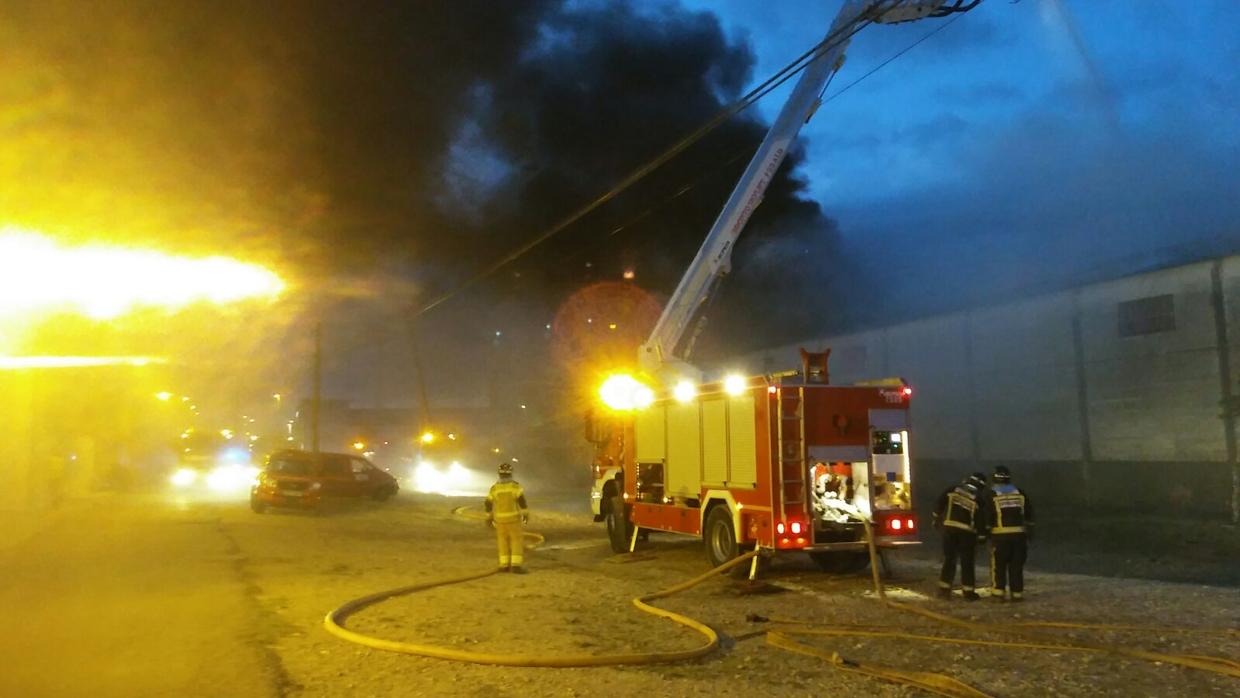 El incendio comenzó en plena noche