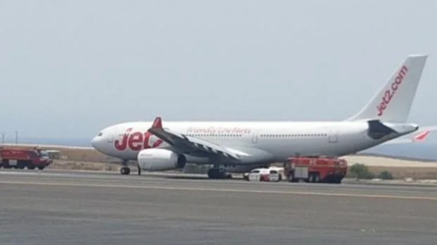 El avión permaneció cinco horas en la pista del Aeropuerto Tenerife Sur