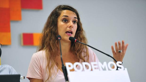 Noelia Vera, durante la rueda de prensa ofrecida por Podemos esta mañana