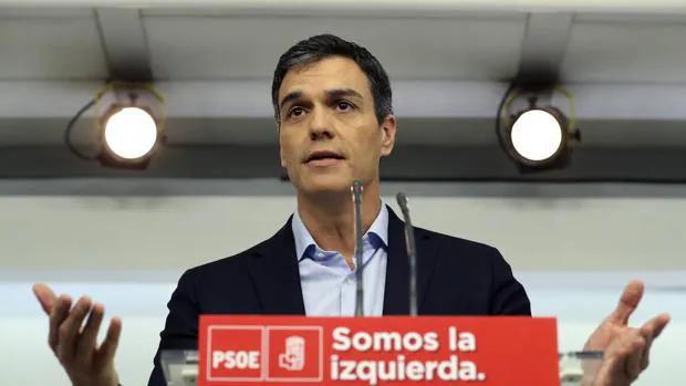 El secretario general del PSOE, Pedro Sánchez, durante la rueda de prensa que ha ofrecido en la sede socialista de Ferraz.