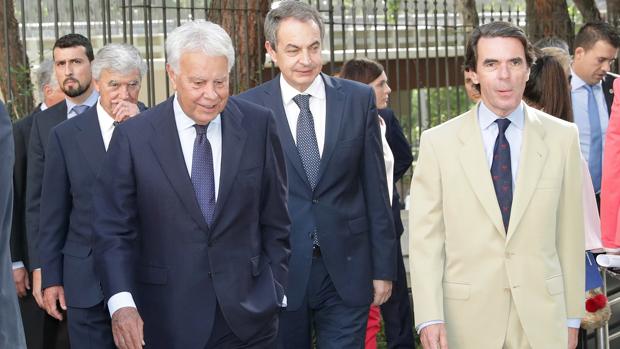 Los expresidentes González, Zapatero y Aznar, llegan este miércoles al debate organizado por Vocento