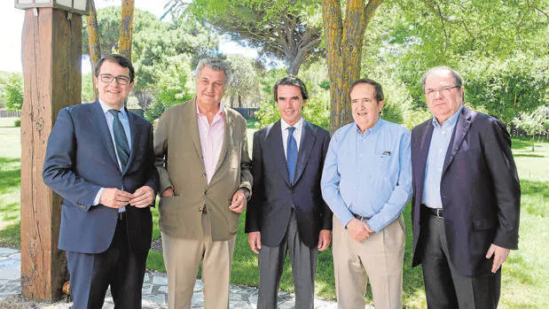 Aznar: «El gran proyecto de centro reformista liberal que ha sido el PP comenzó con esta primera victoria»