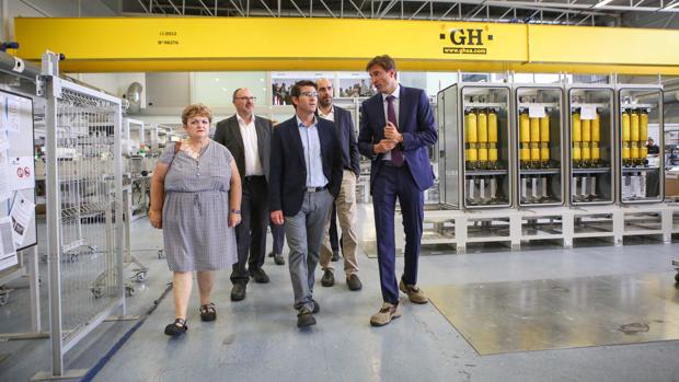 La Diputación ayuda a Higueruelas a ampliar el polígono y mantener los 520 empleos de Power Electronics