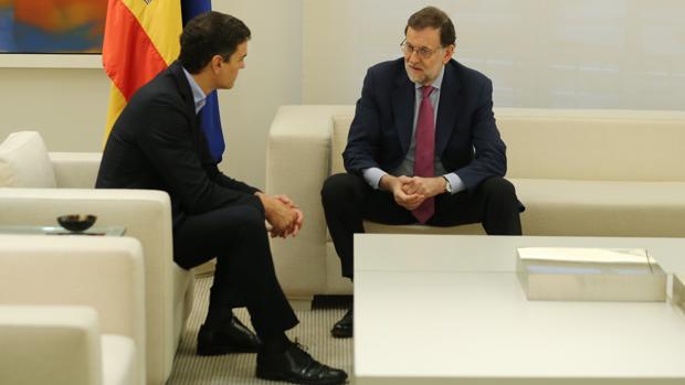 Pedro Sánchez y Mariano Rajoy, durante su reunión