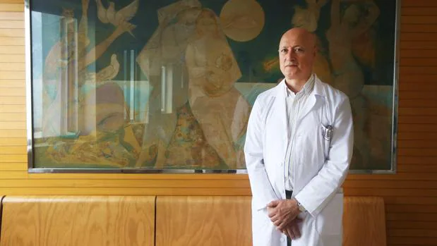 El doctor Francisco Barón, especialista en Oncología del CHUAC