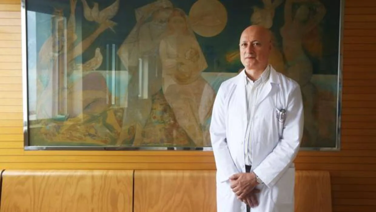 El doctor Francisco Barón, especialista en Oncología del CHUAC