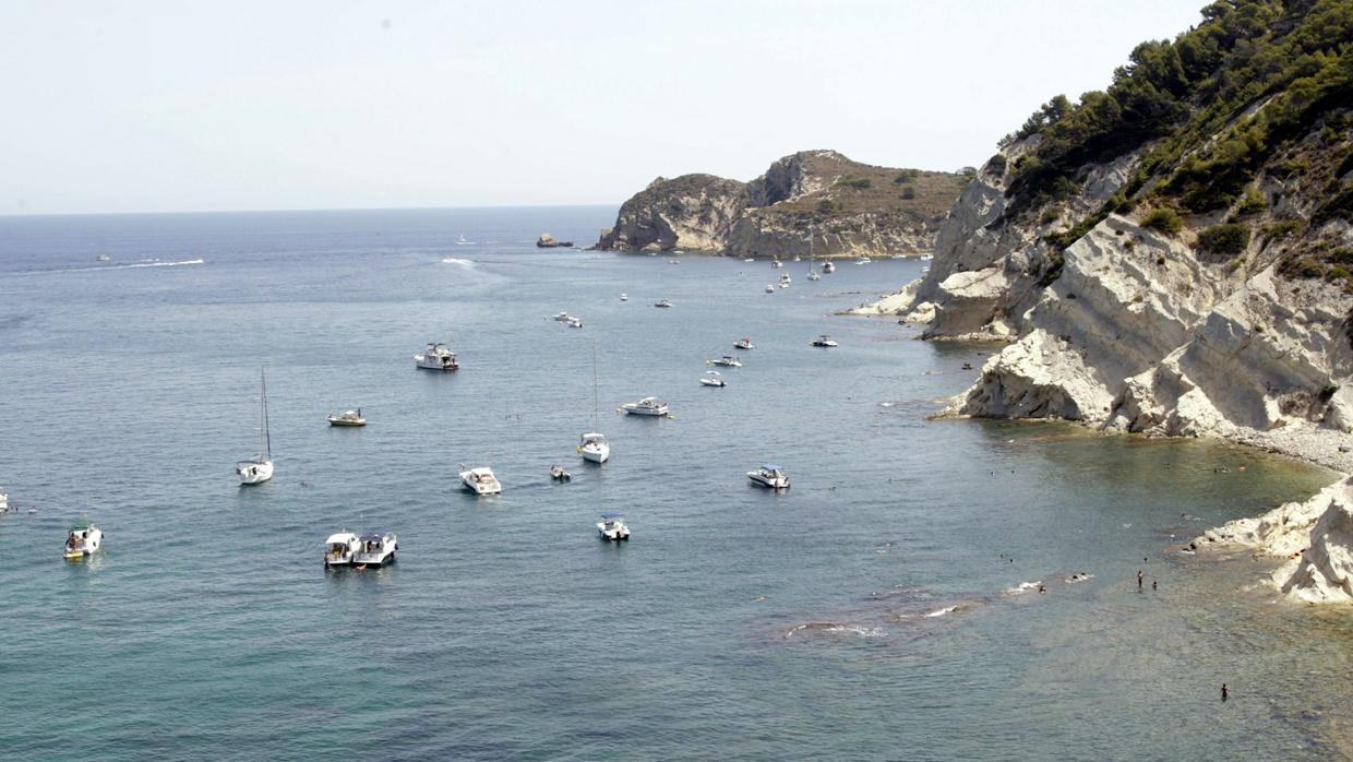 Imagen de la Cala Blanca en Jávea, Alicante