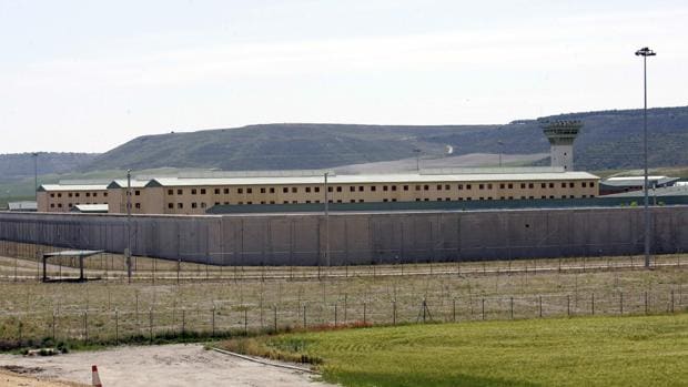 Imagen del exterior del Centro Penitenciario de Dueñas (Palencia)