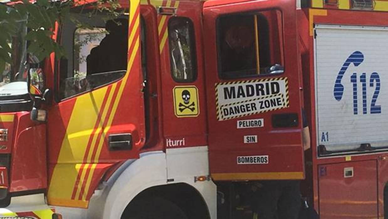 Camión de Bomberos del Ayuntamiento con pegatinas reivindicativas