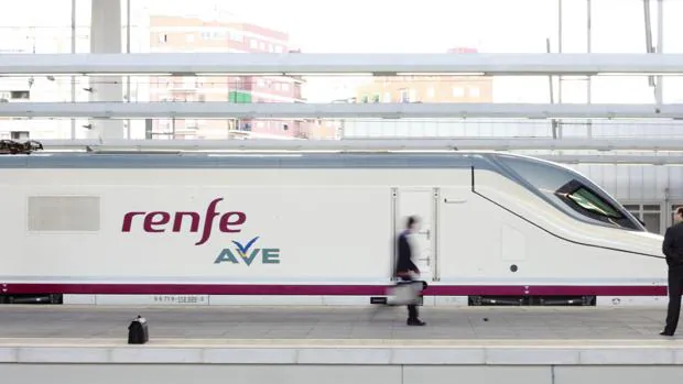 Imagen de archivo de un tren de renfe en Valencia