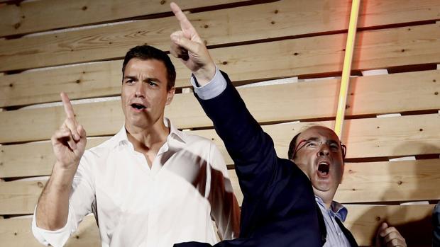Pedro Sánchez y Miquel Iceta durante la campaña de las elecciones catalanas de septiembre de 2015