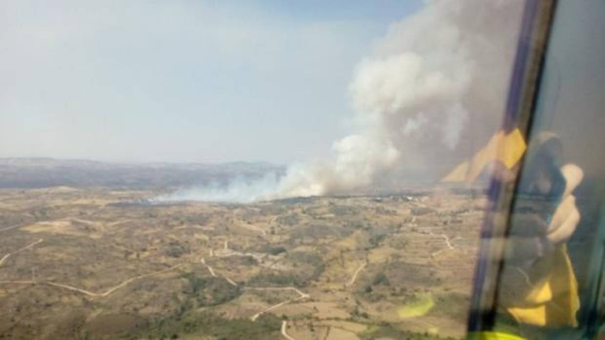 Imagen del incendio en un corral en Aldeadávila de la Ribera