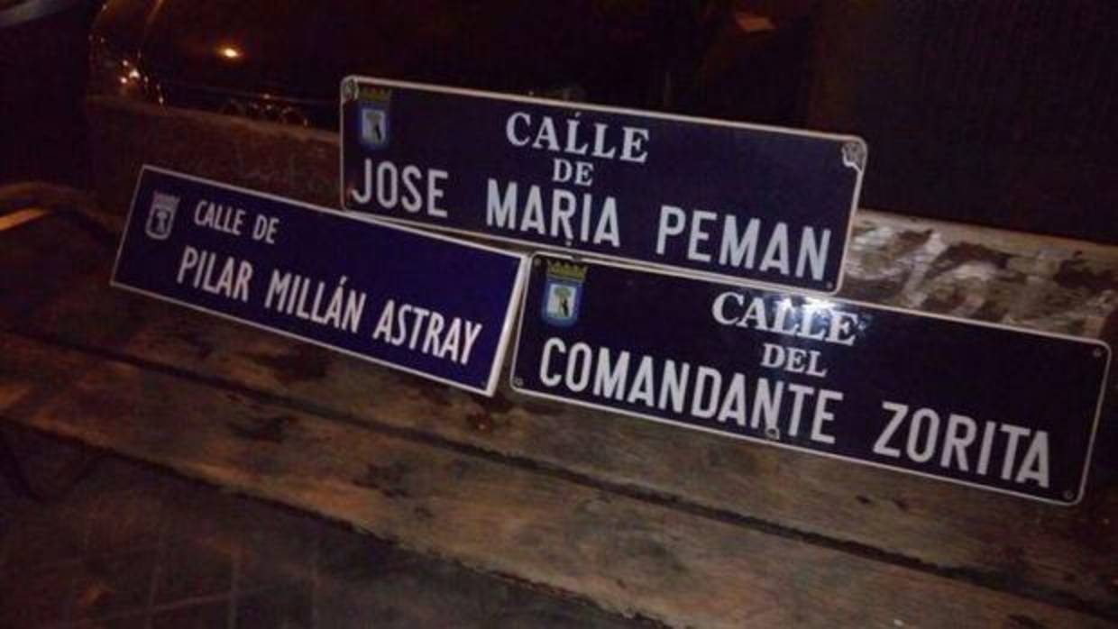 Placas de las tres calles retiradas