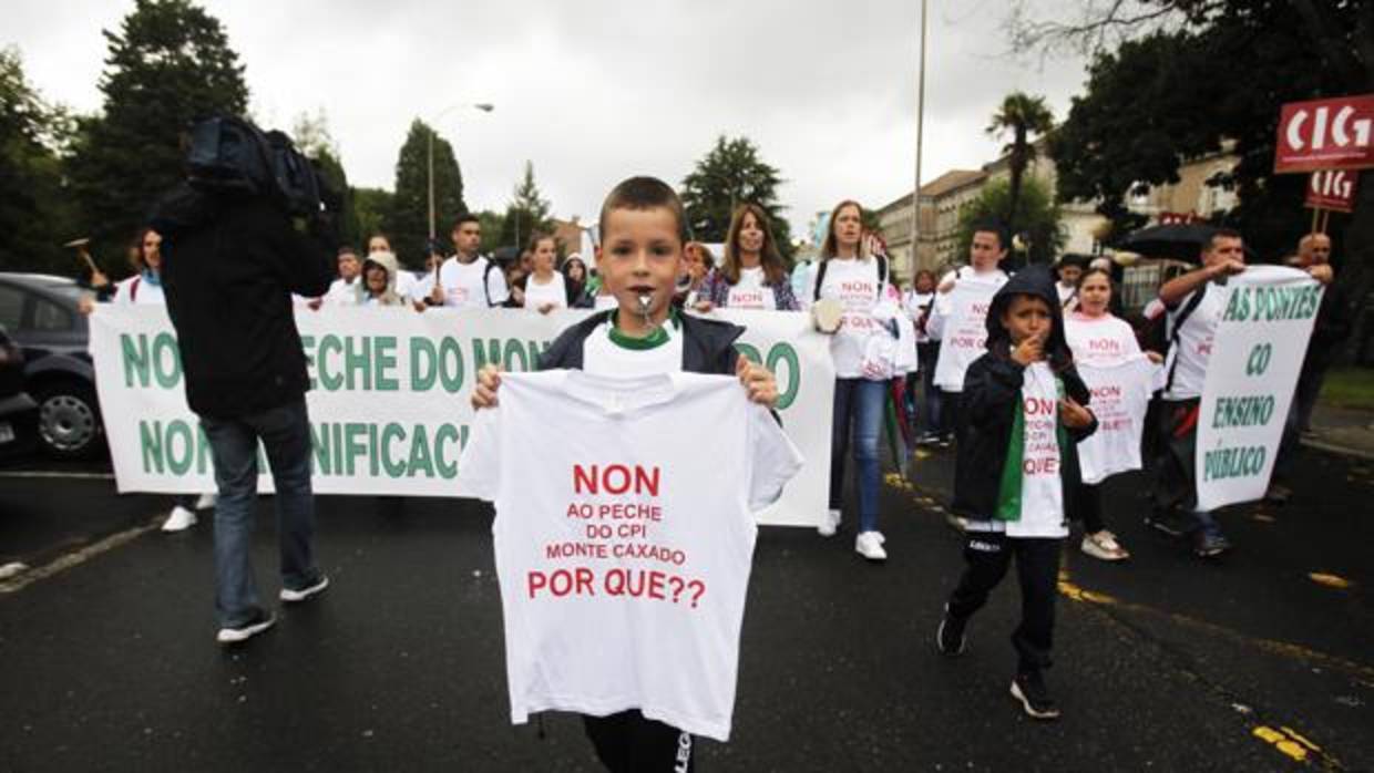 Menifestación de familias afectadas en Santiago