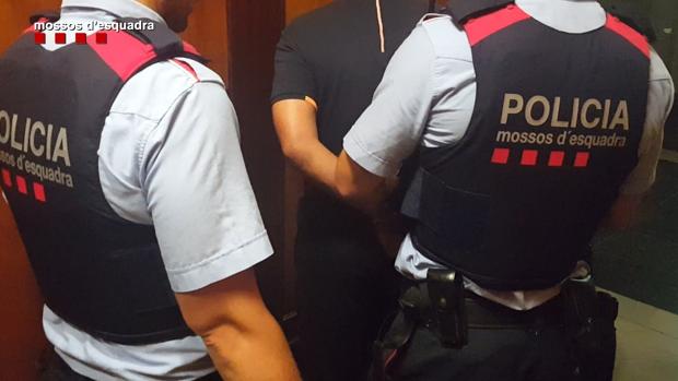 Los Mossos d'Esquadra detienen a los integrantes del grupo que se hacían pasar por policiías
