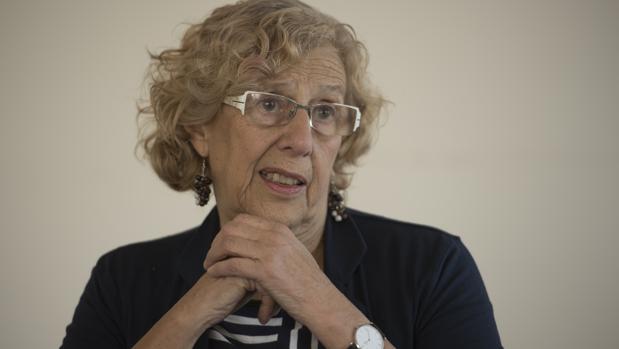 Carmena califica las críticas de la oposición como un «batiburrillo inaceptable»