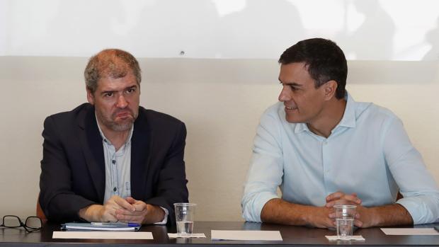 Pedro Sánchez junto al secretario general de CCOO, Unai Sordo