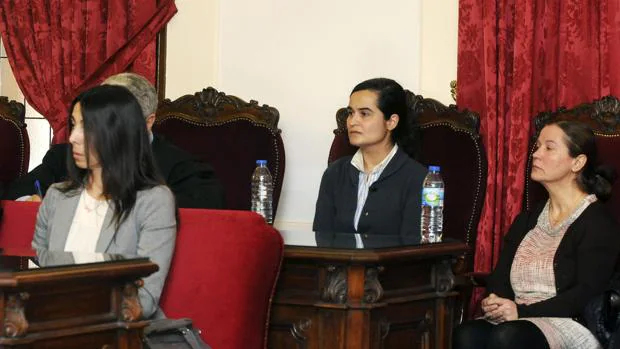 Raquel Gago, Triana Martínez y Montserrat González, durante el juicio celebrado en León