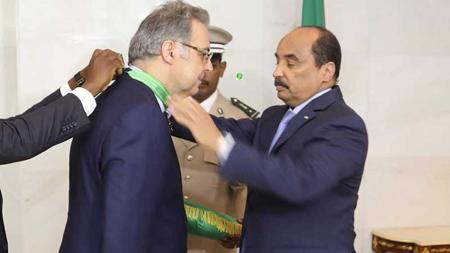 Mohamed Ould Abdel Aziz condecora al embajador Antonio Torres-Dulce