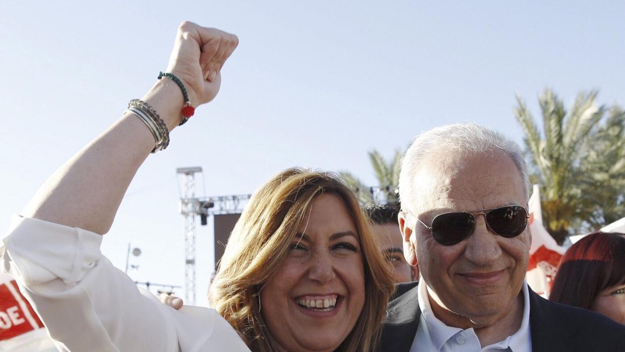 La presidenta de la Junta de Andalucía, Susana Díaz, junto a Alfonso Guerra, en quien encontró un relevante apoyo