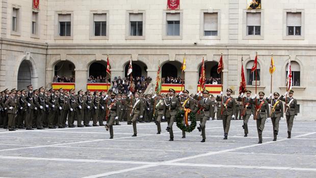 Los militares que ejerzan en Castilla-La Mancha podrán acceder como funcionarios en la Administración regional