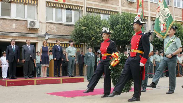 La ministra de Defensa, María Dolores de Cospedal, en la toma de posesión del nuevo general jefe de la Guardia Civil en Castilla-La Mancha, Manuel Llamas, el pasado junio