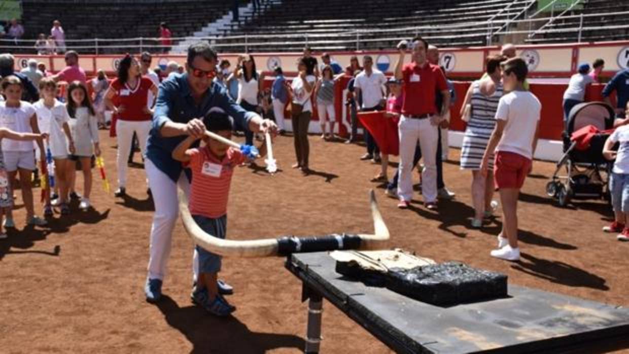 El legado de Víctor Barrio acerca la tauromaquia a los niños de Santander