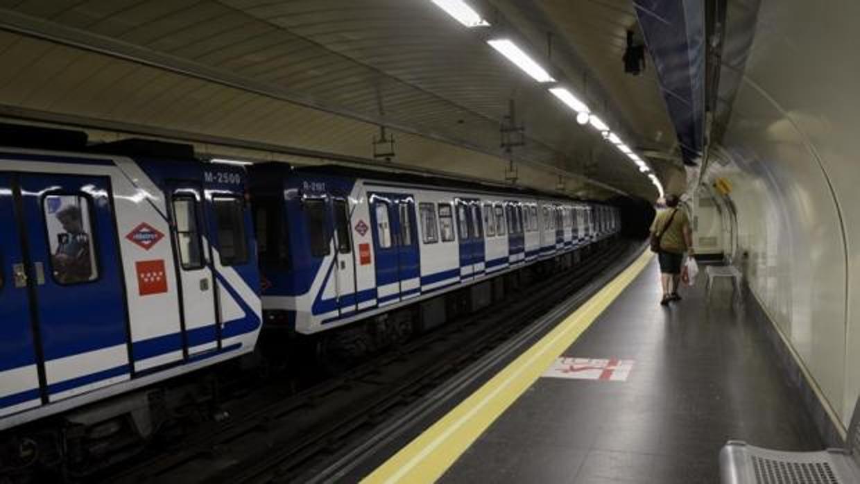 Estación de Metro de Estrecho