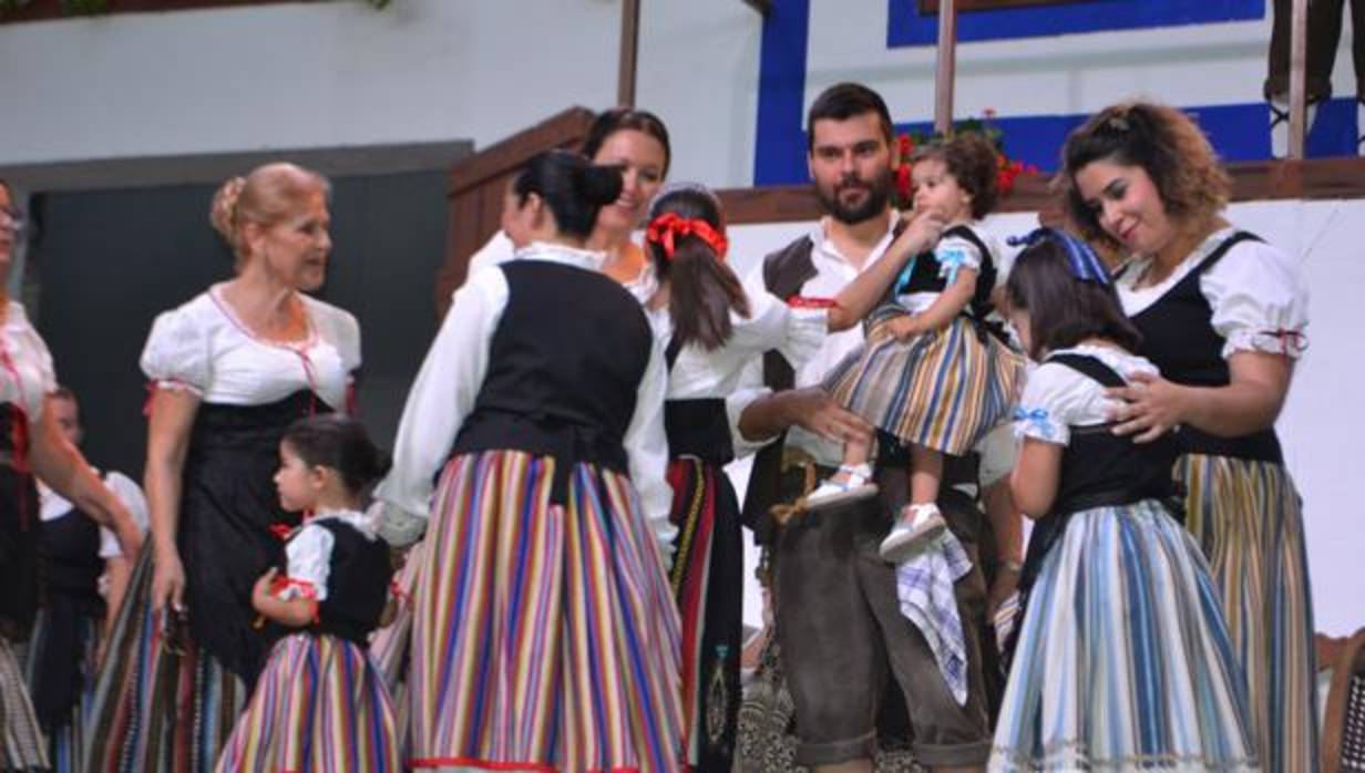 Un momento de la representación en la plaza mayor