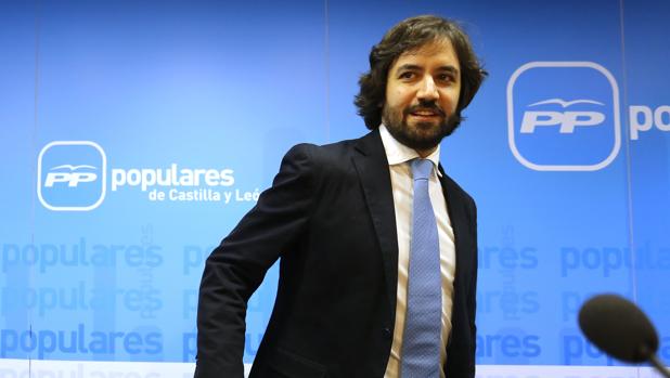 García Vicente renuncia a su acta como procurador en las Cortes «por motivos personales»