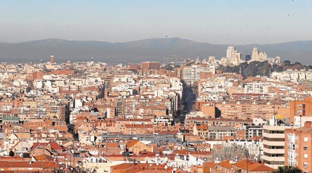 Vista de los tejados del centro de Madrid, donde el precio de la vivienda ha subido más