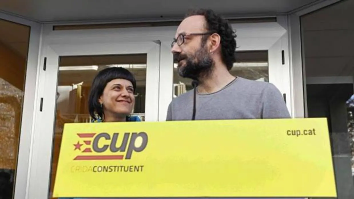Salellas, con Anna Gabriel, en un acto de la CUP en 2016