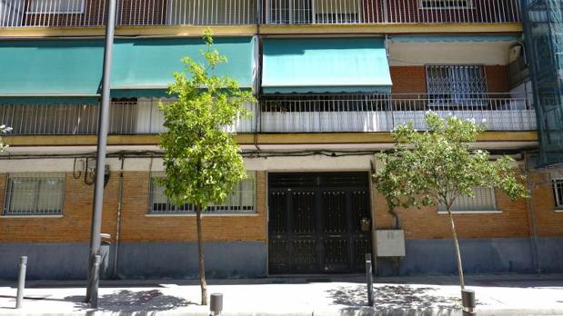 Mata a su mujer y guarda el cuerpo durante un día en su casa antes de entregarse