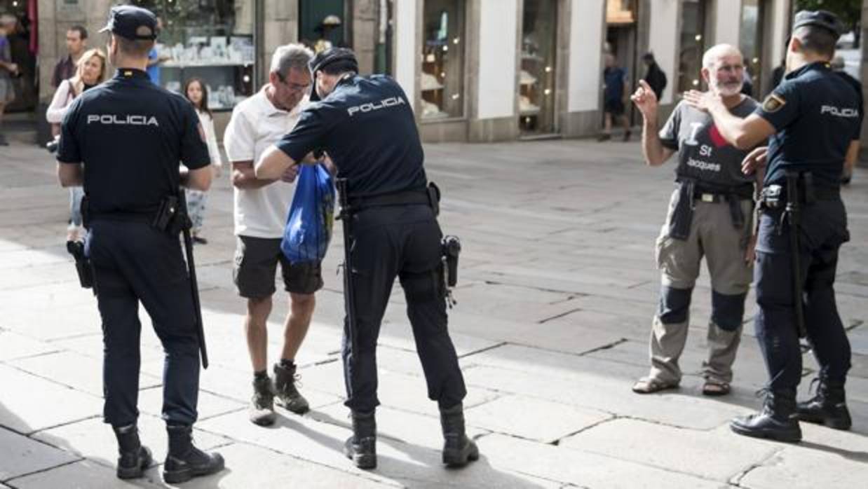 Labores de vigilancia en Santiago