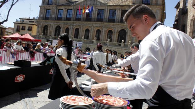 Toledo será «el epicentro del jamón» con el III Campeonato Internacional de Cortadores