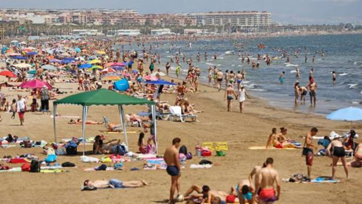 Imagen de la playa de Las Arenas de Valencia