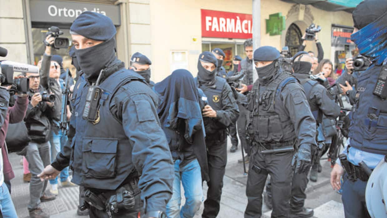 Detención de un presunto cómplice de los terroristas en Barcelona