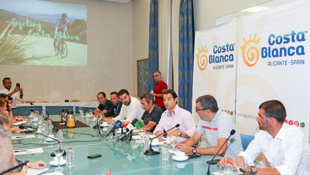 Presentación de la guía con las 31 nuevas rutas cicloturistas