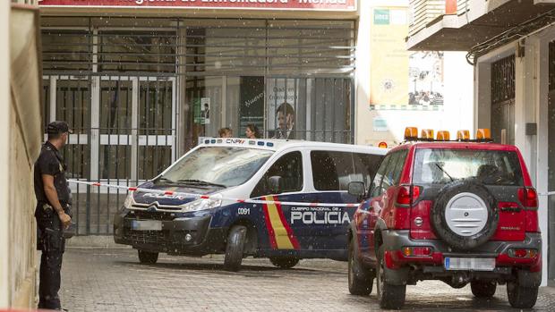 La UNED de Mérida, acordonada por la Policía tras recibir carta con un polvo amarillo