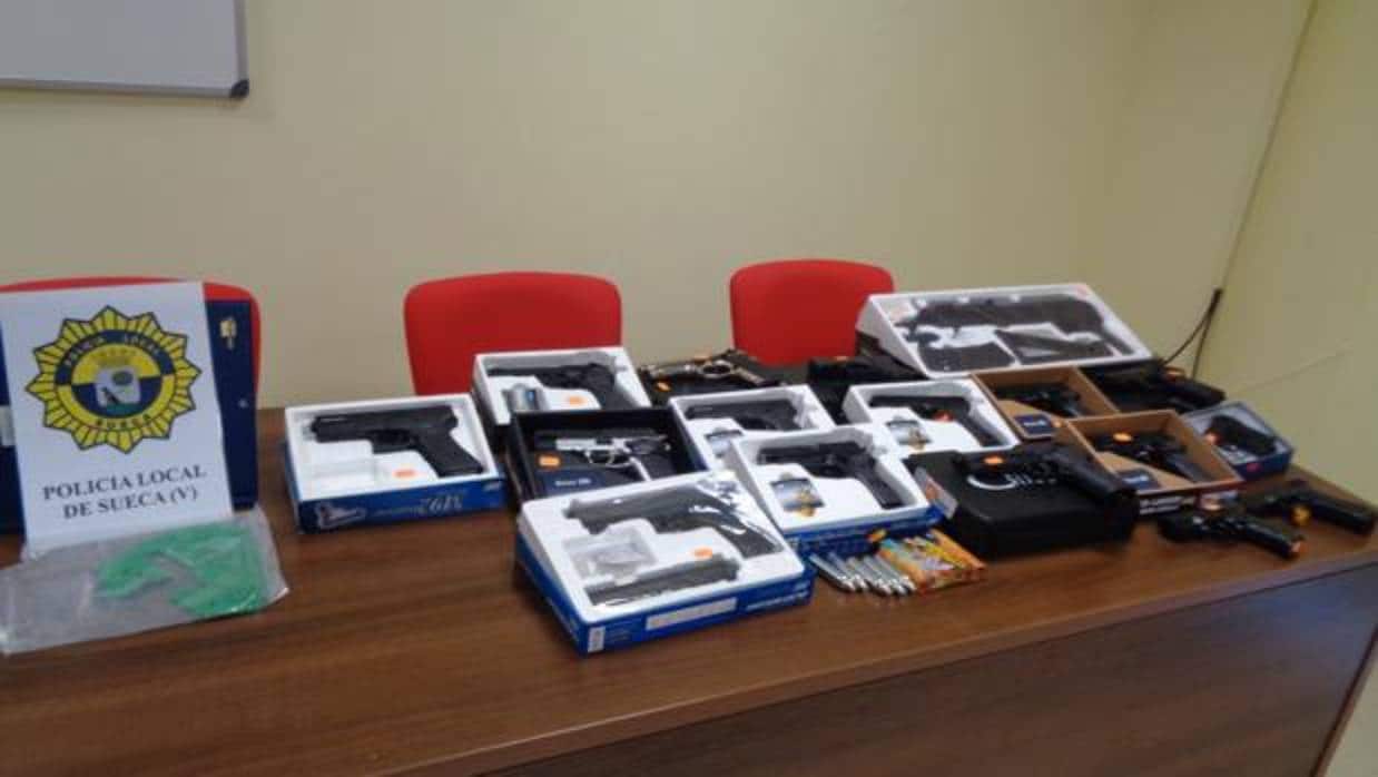 Image de les armes confiscades per la Policia Local de Sueca