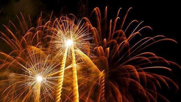 Noche de fuegos en el parque Enrique Tierno Galván para despedir el periodo estival