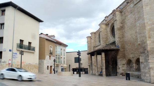 Brutal agresión de jóvenes de botellón en Burgos a un hombre que se quejó del ruido