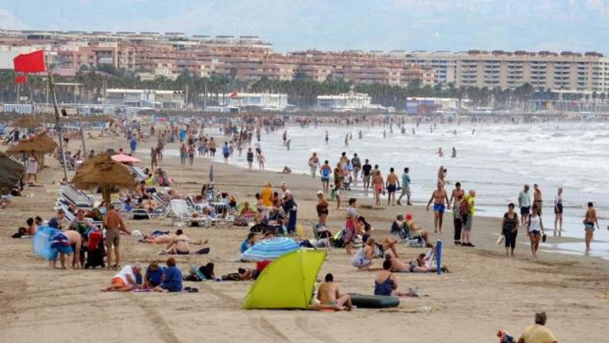 Imagen tomada el pasado viernes en la playa de La Malvarrosa de Valencia