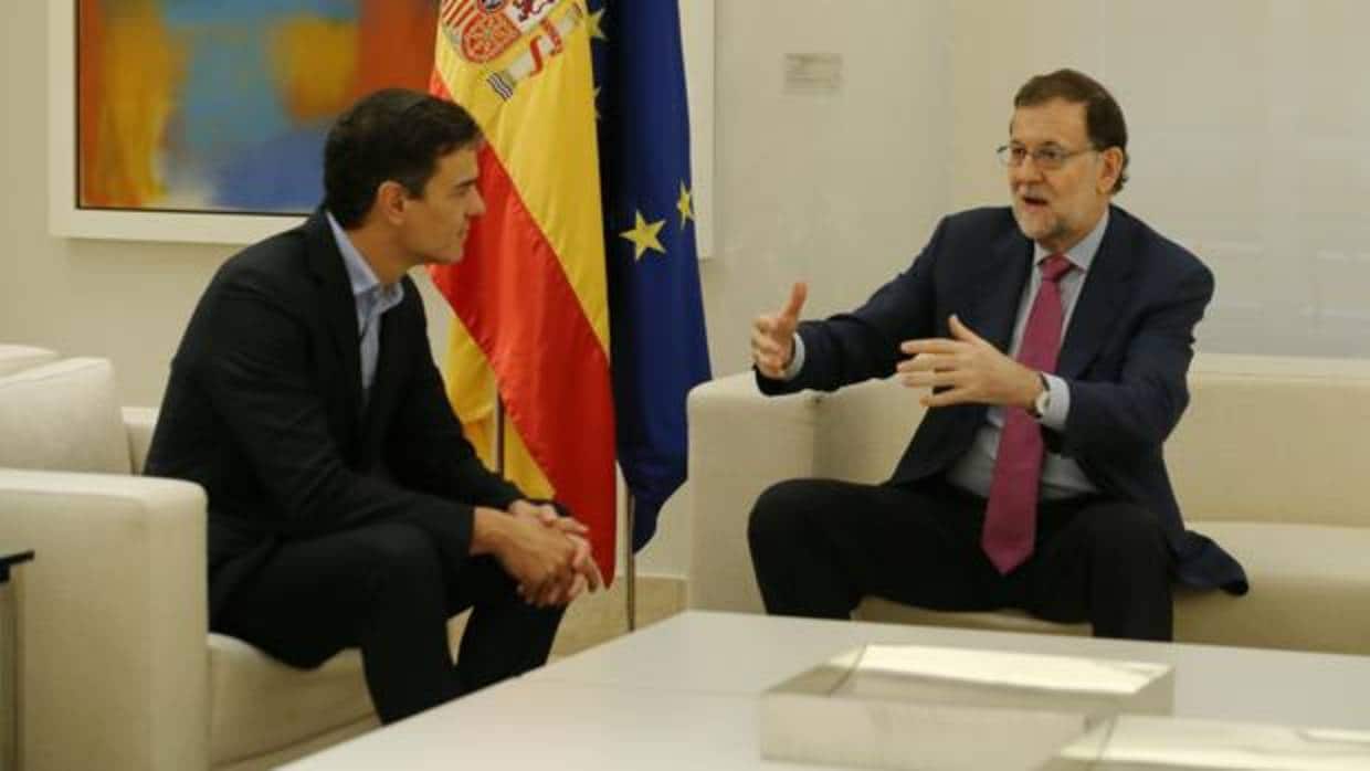 Pedro Sánchez y Mariano Rajoy, en un encuentro previo en Moncloa